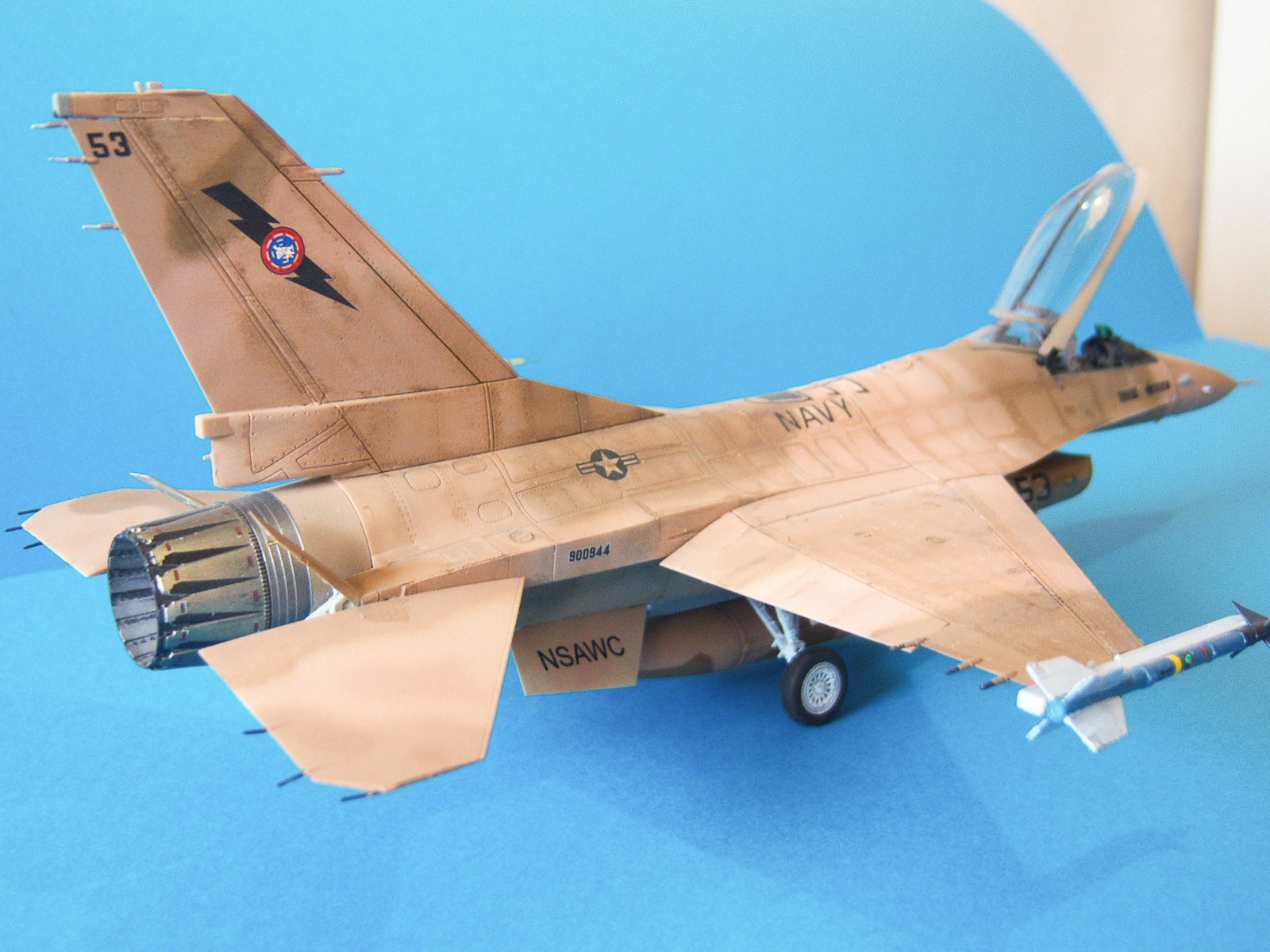 Kinetic Models/Lucky Model Contest 2014 - 1/48 F-16A Fighting Falcon Image A004_03