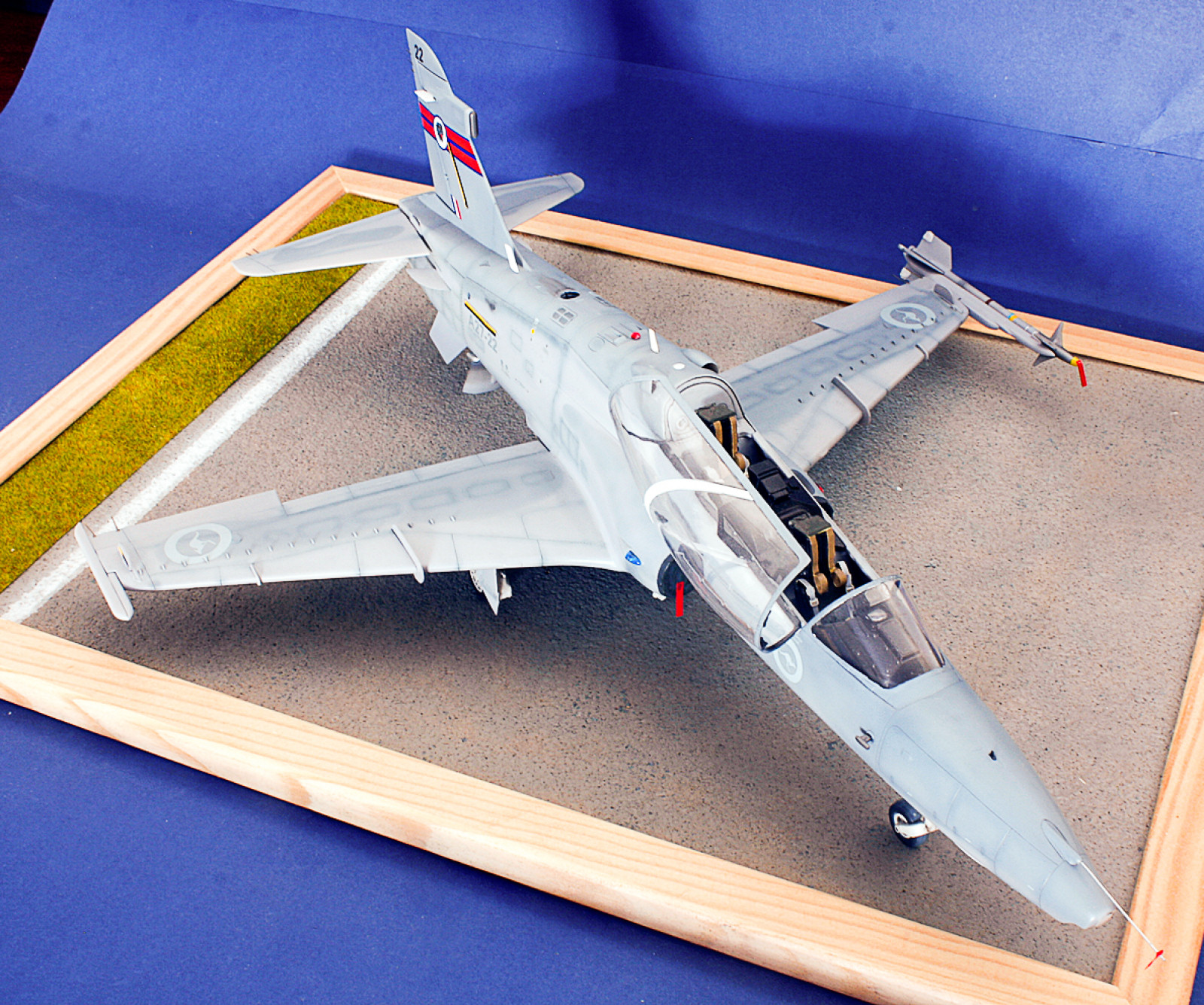 Kinetic Models/Lucky Model Contest 2014 - 1/32 Hawk 100 Image A024_03