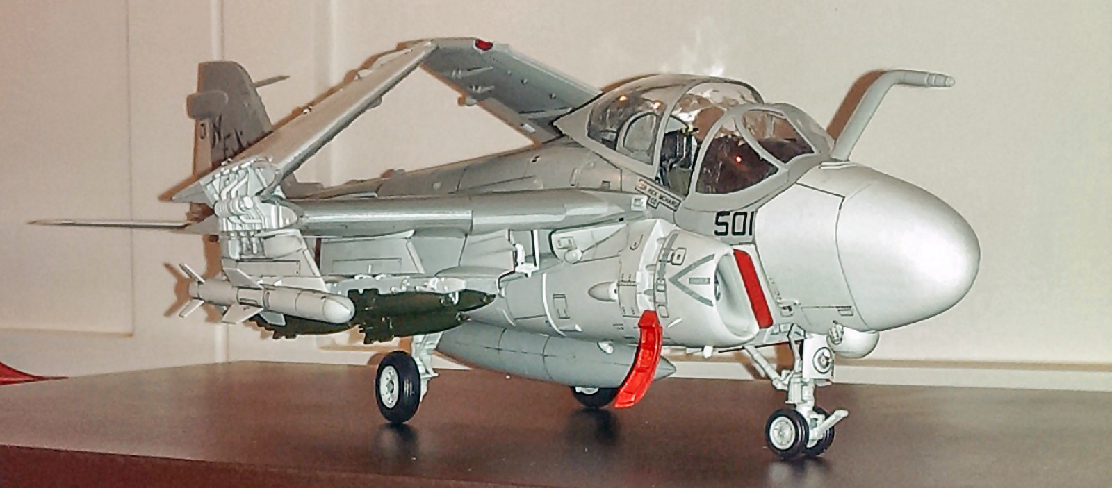 Kinetic Models/Lucky Model Contest 2014 - 1/48 A-6E Intruder Image A025_01