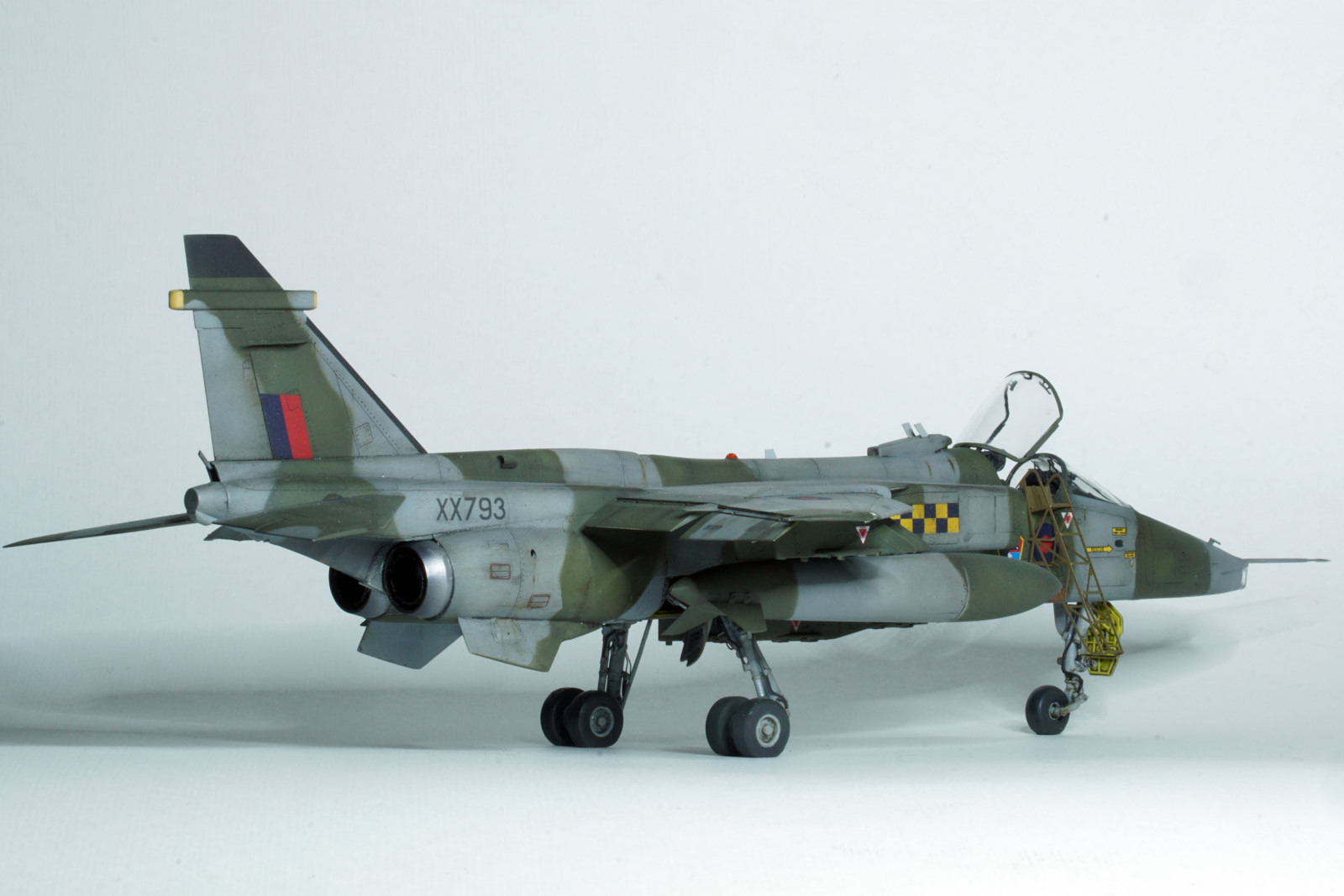 Kitty Hawk Models/Panda Hobby Contest 2014 - 1/48 Jaguar GR1 Image A015-03