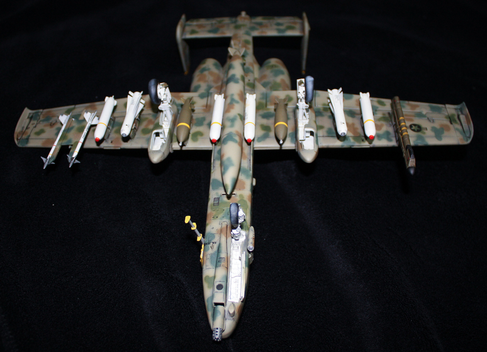 MRC/Italeri Contest 2013 - 1/48 A-10A Thunderbolt II Image A002_03