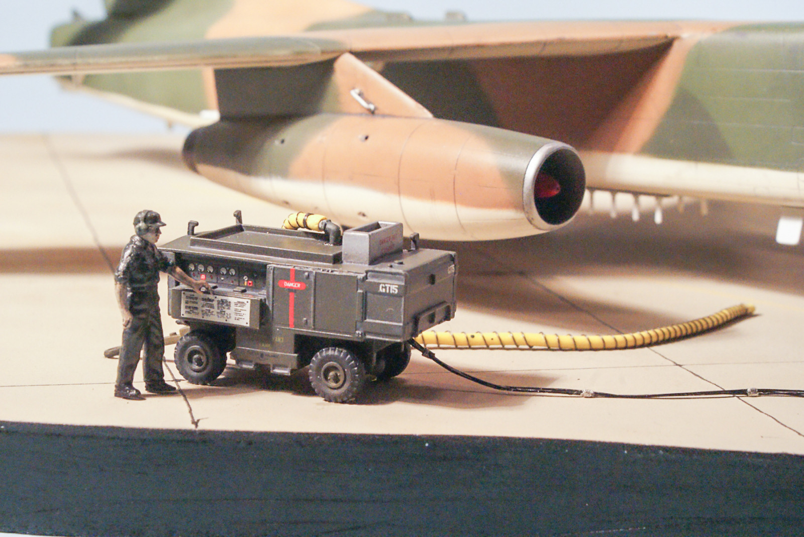 MRC/Italeri Contest 2013 - 1/72 EB-66 Image A007_02