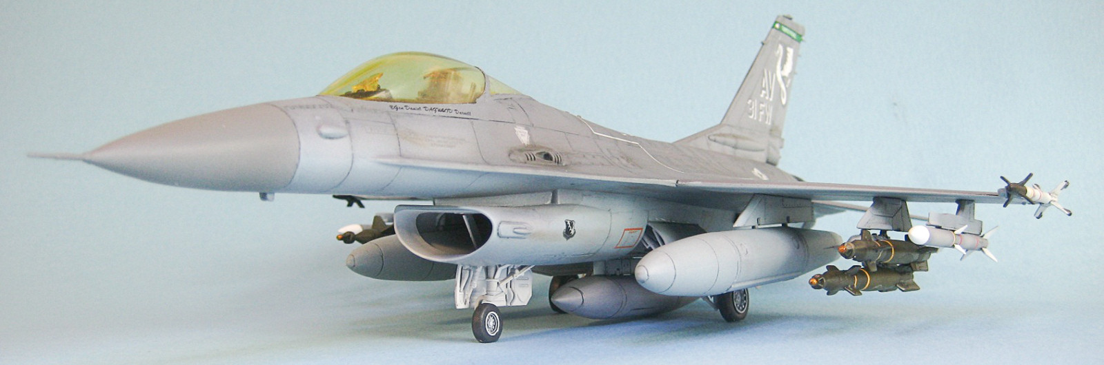 MRC/Italeri Contest 2013 - 1/48 F-16A Fighting Falcon Image A022_01