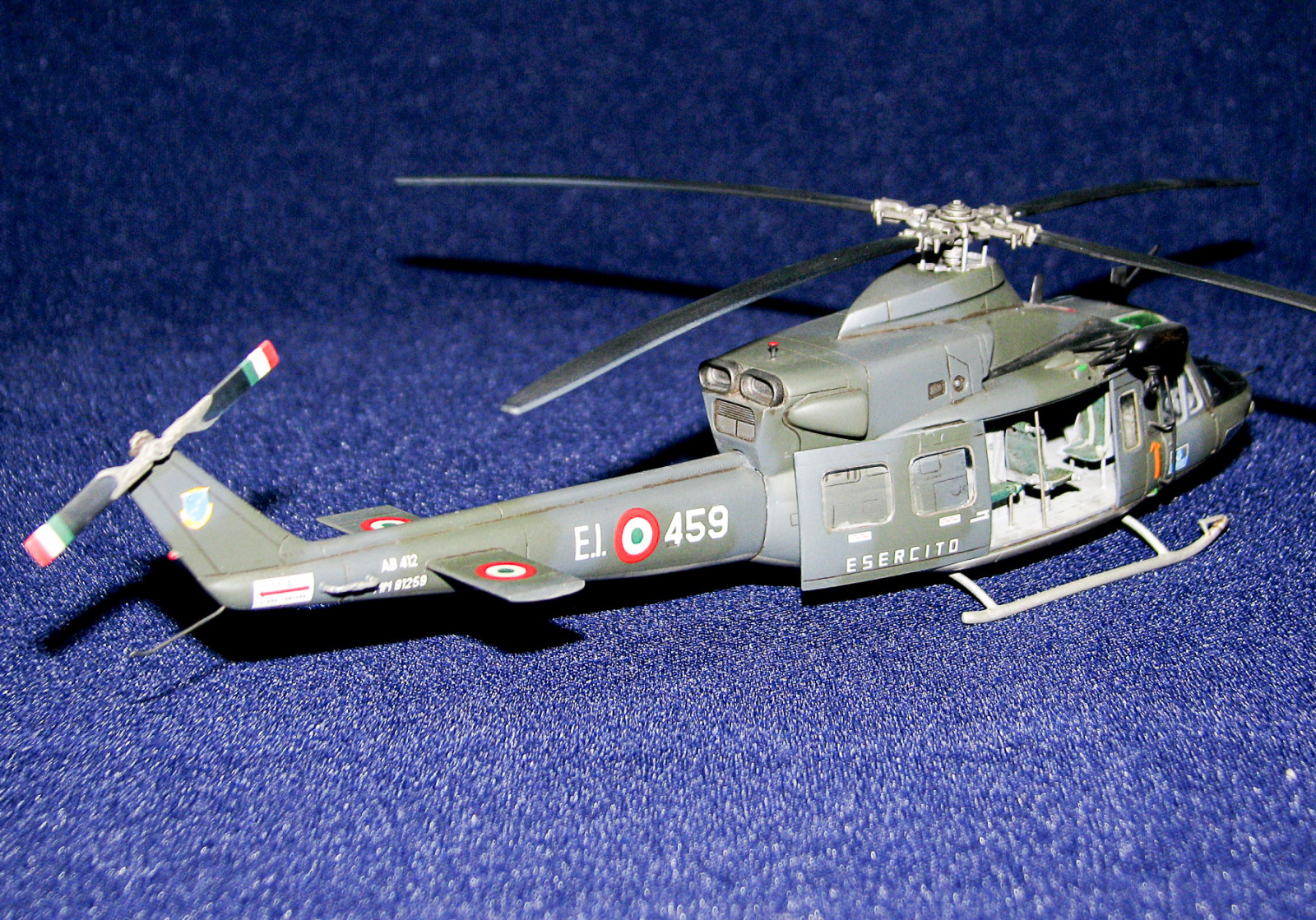 MRC/Italeri Contest 2013 - 1/72 AB-412 Image A029_03