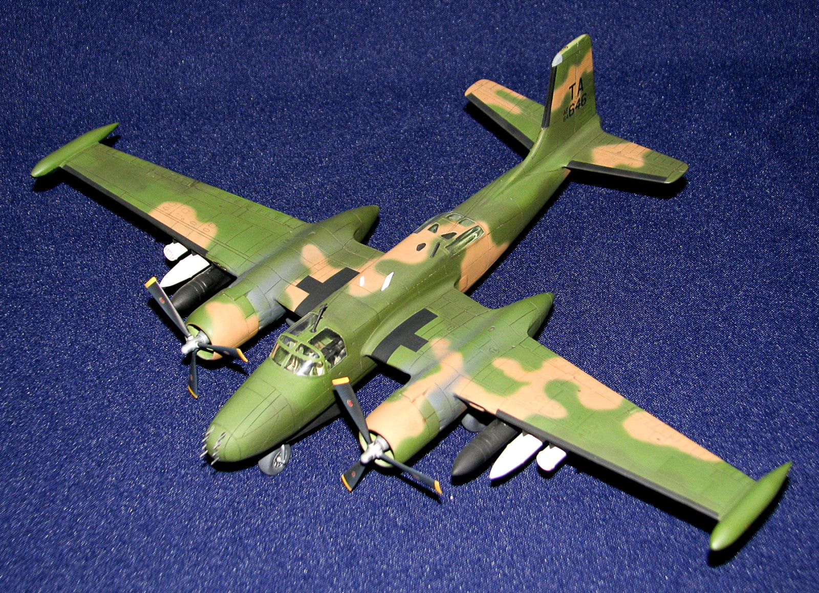 MRC/Italeri Contest 2013 - 1/72 B-26K Counter Invader Image A030_01