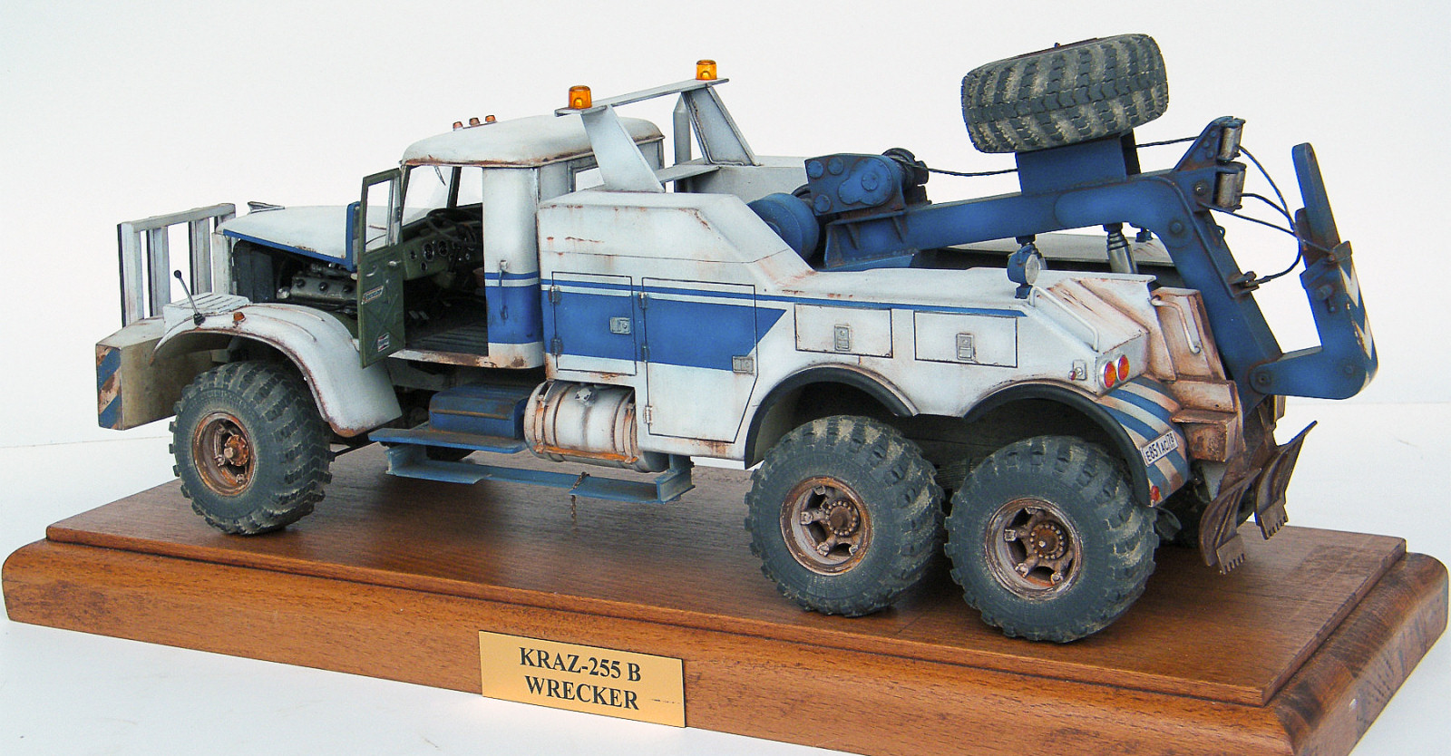 MRC/Italeri Contest 2013 - 1/24 KrAZ-255B Wrecker Image A035_02