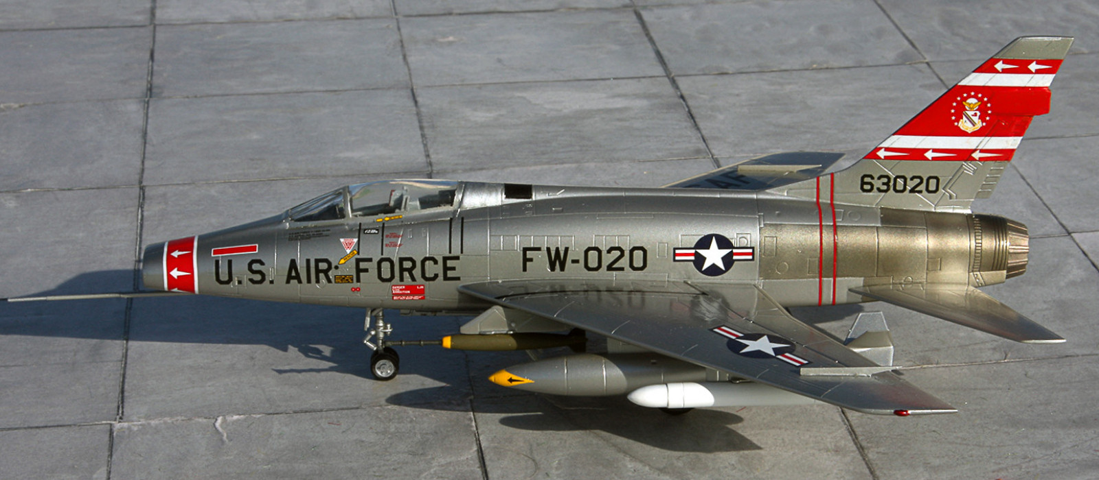 MRC/Italeri Contest 2013 - 1/72 F-100D Super Sabre A038_03