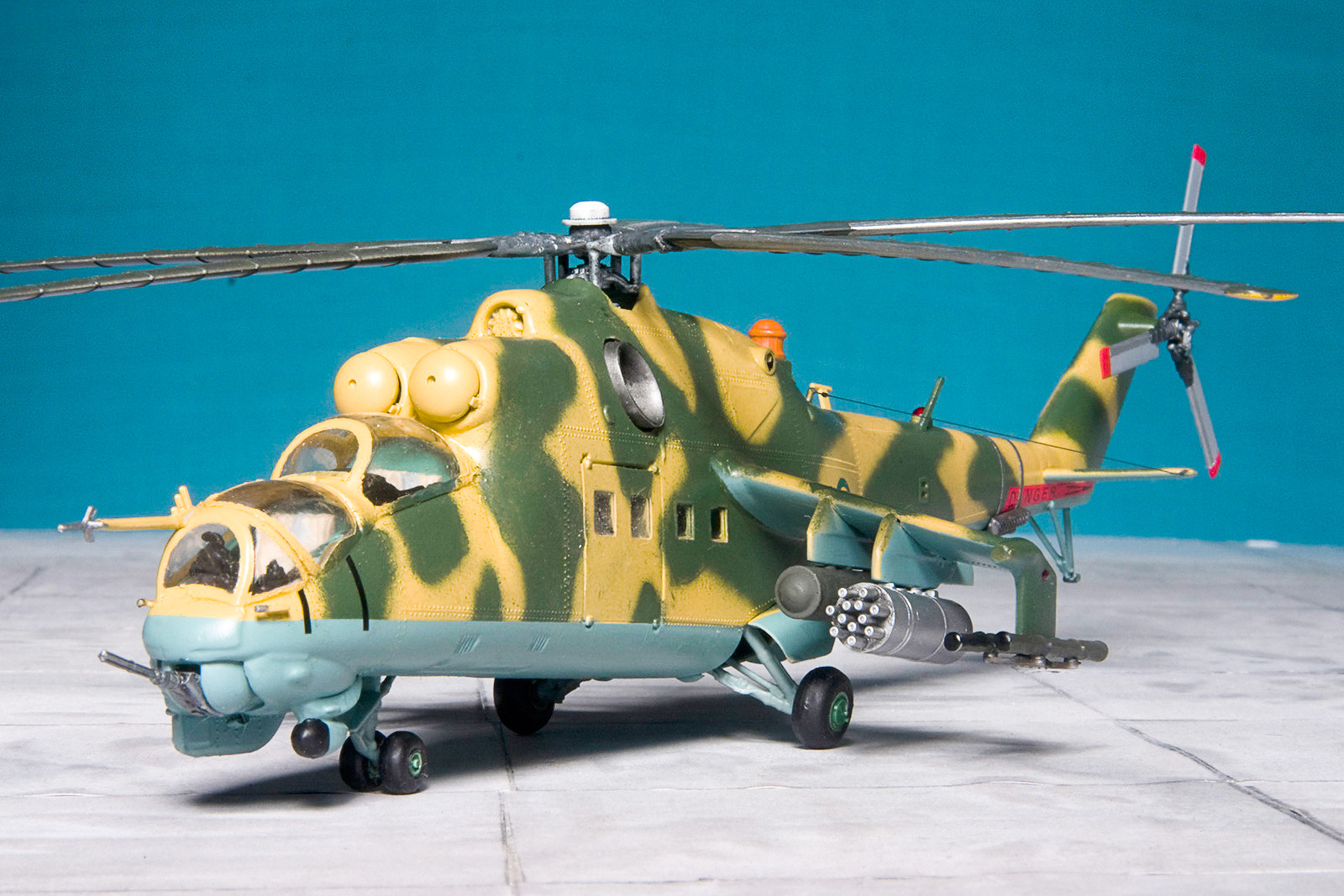 MRC/Italeri Contest 2013 - 1/72 Mi-24 Hind Image A042_02