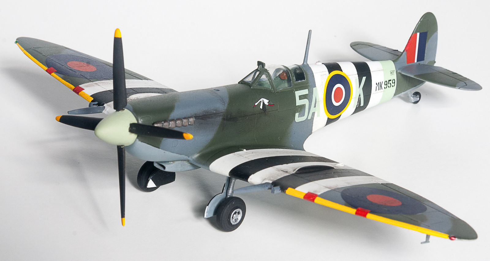 MRC/Italeri Contest 2013 - 1/72 Spitfire Mk.IX Image A054_01