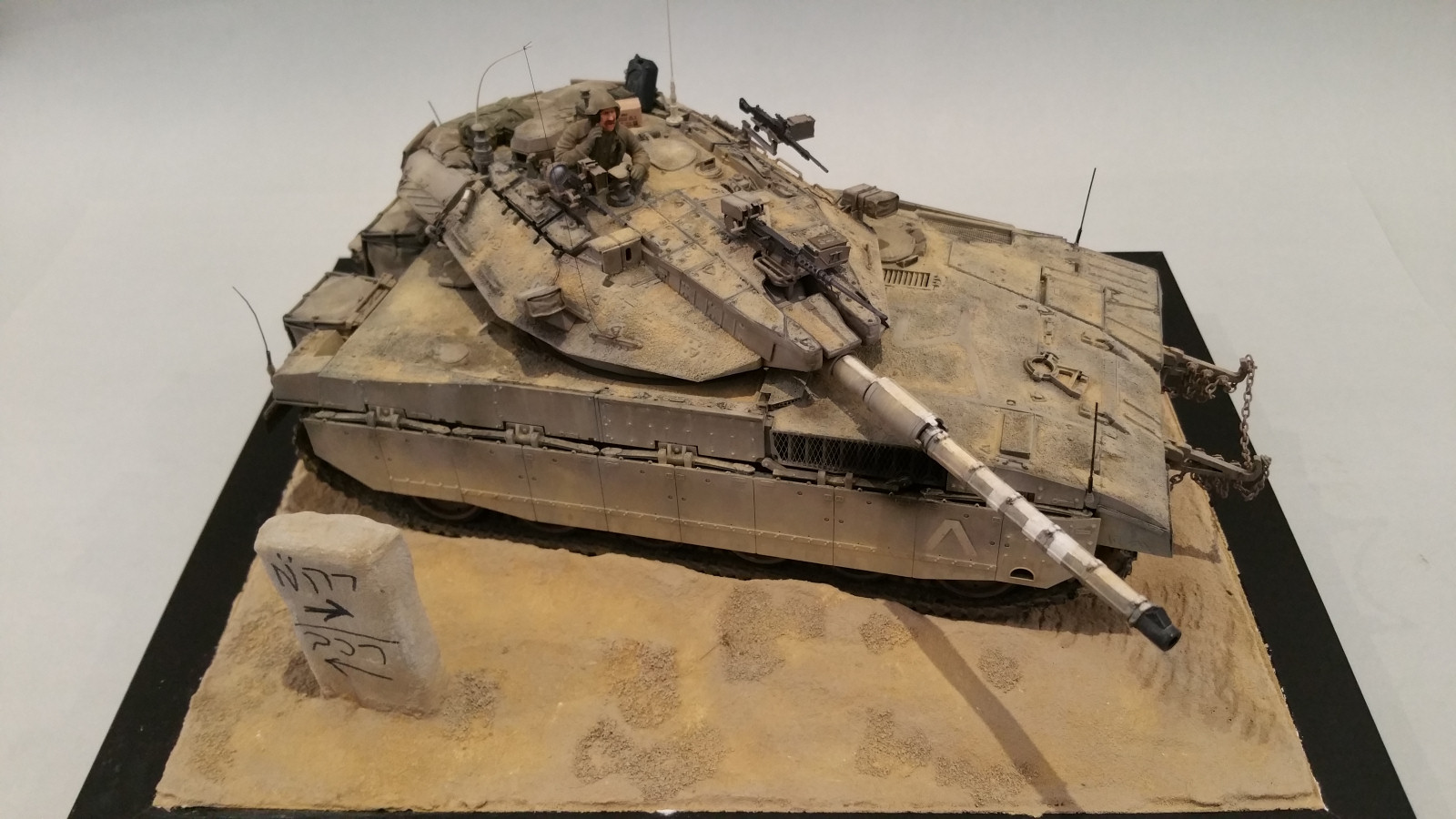 MRC/Academy Contest 2015 - 1/35 Merkava Mk.IID Image A016_01