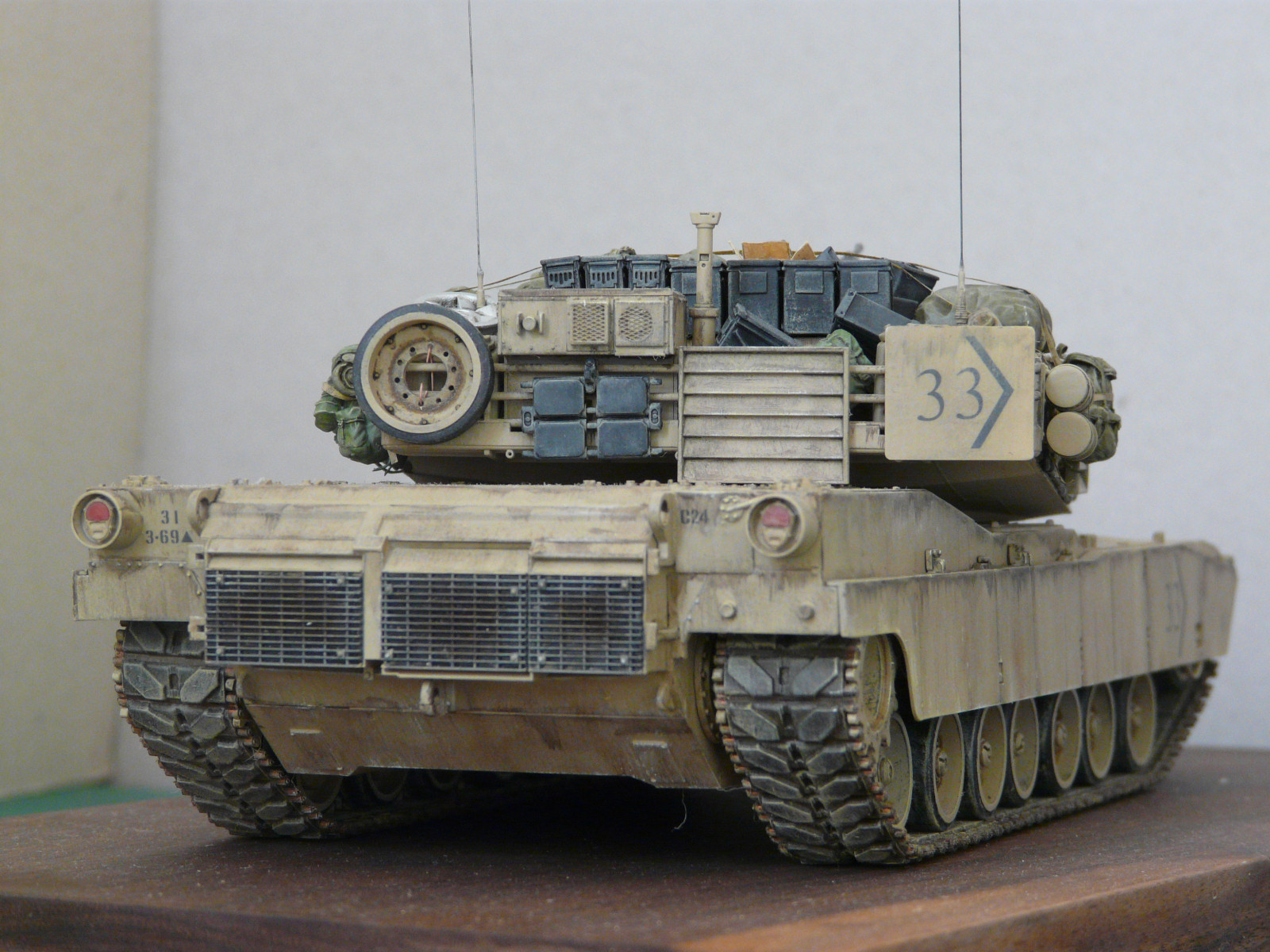 MRC/Academy Contest 2015 - 1/35 M1A2 Abrams Image A021_05