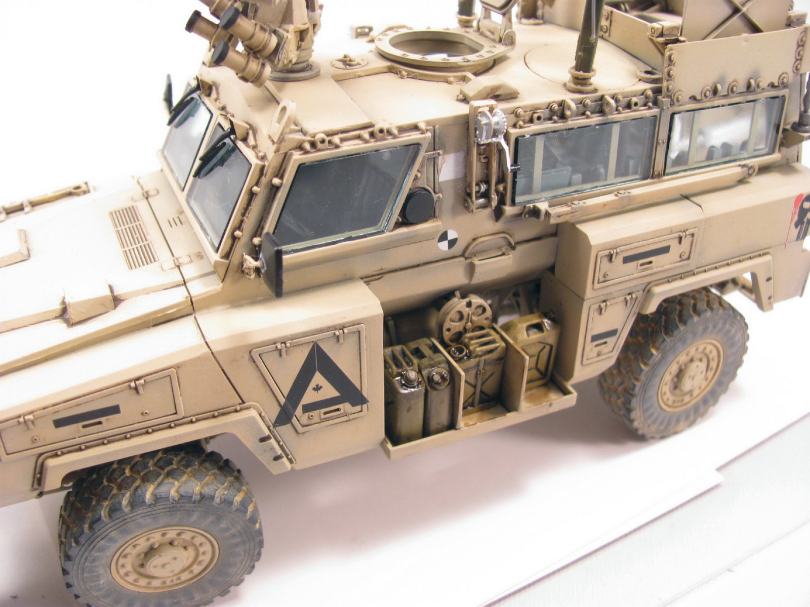 MRC/Academy Contest 2015 - 1/35 RG-31 Mk.3 Image A023_05