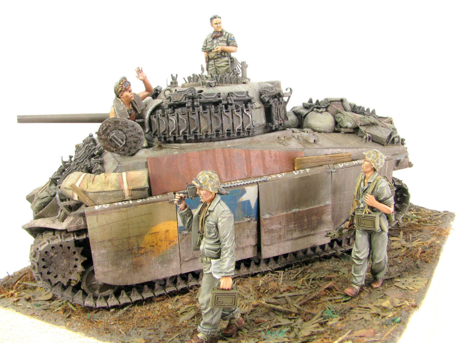 MRC/Academy Contest 2015 - 1/35 M4A2 Sherman 'Okinawa Style' Image A027_02