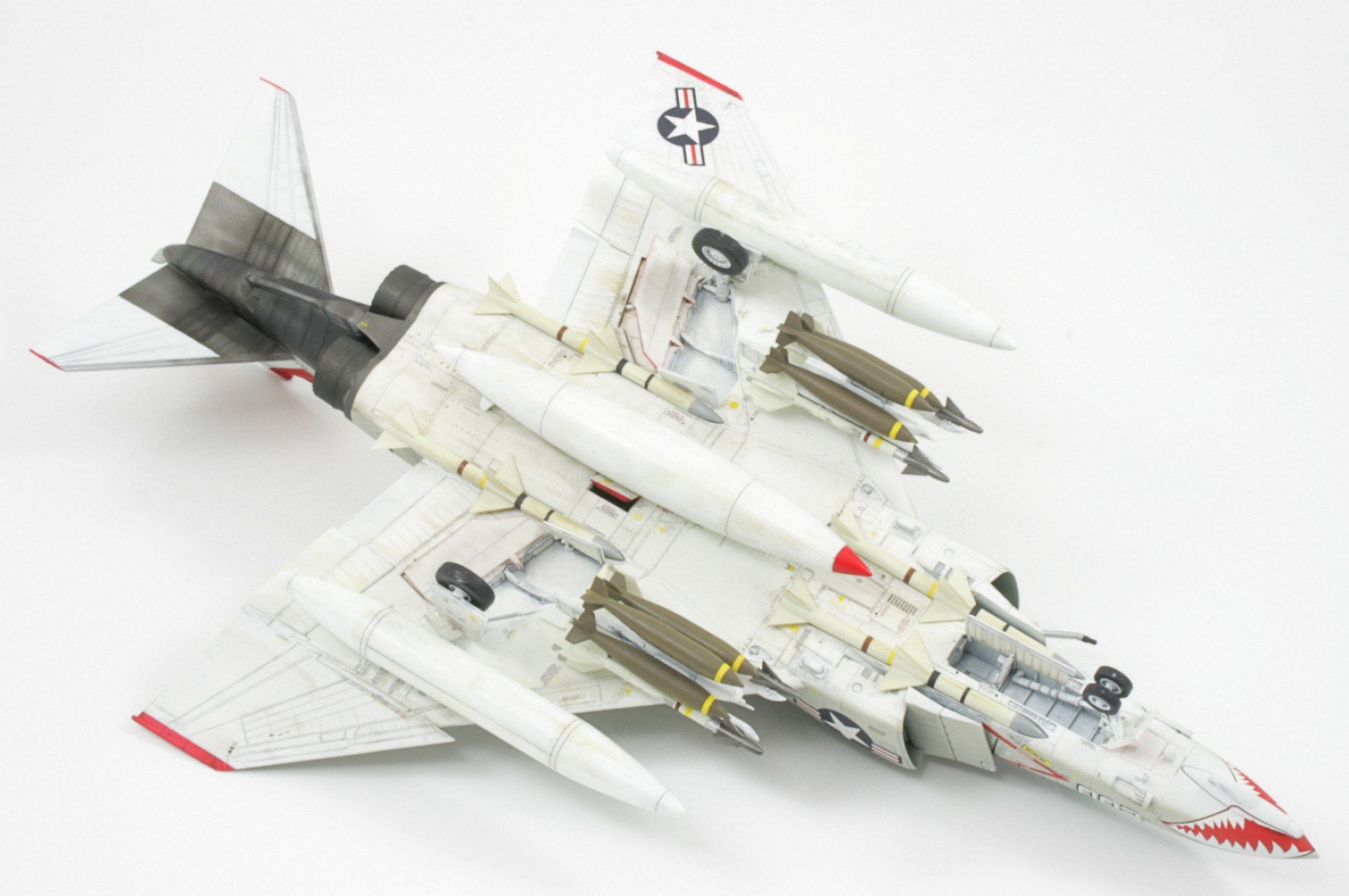 MRC/Academy Contest 2013 - 1/48 F-4B Phantom II Image A006_03