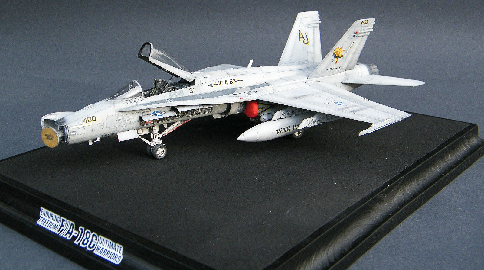 MRC/Academy Contest 2013 - 1/72 F/A-18C Hornet Image A017_01