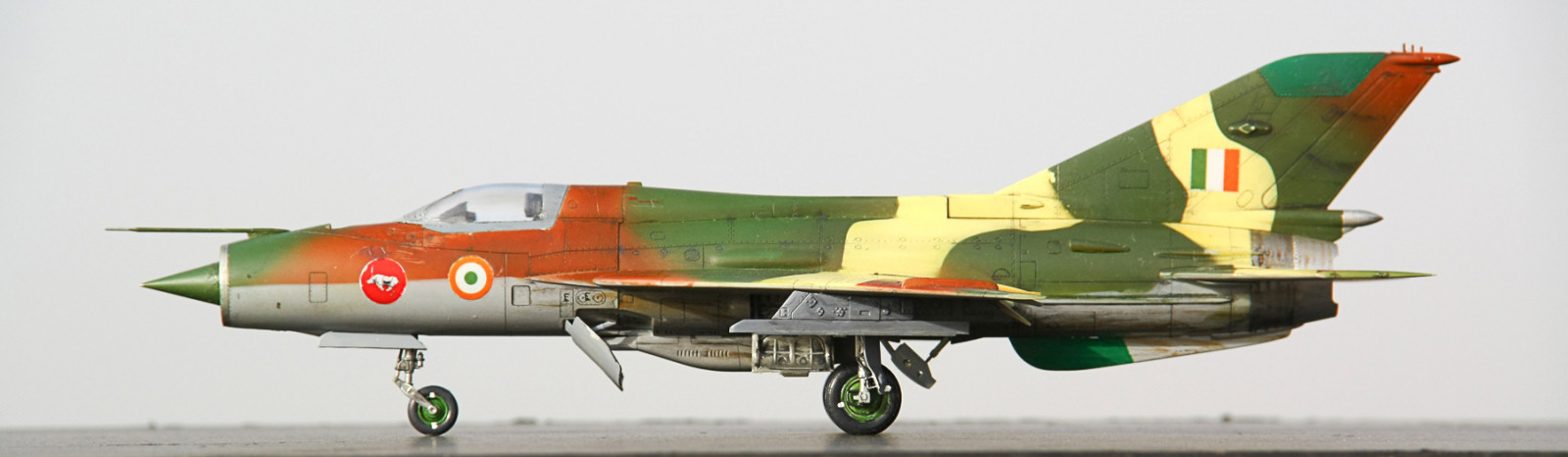 MRC/Academy Contest 2013 - 1/48 MiG-21PF Fishbed D Image A020_03