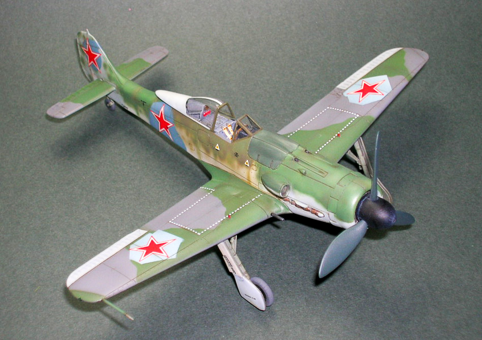 MRC/Academy Contest 2013 - 1/72 Fw 190D-9 Image A023_01