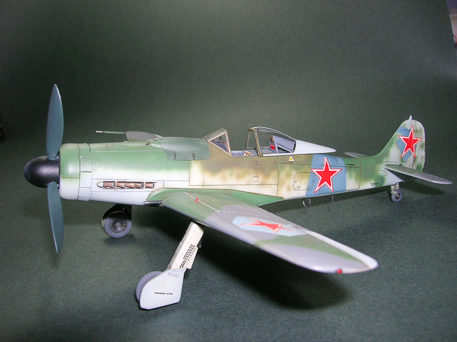 MRC/Academy Contest 2013 - 1/72 Fw 190D-9 Image A023_02