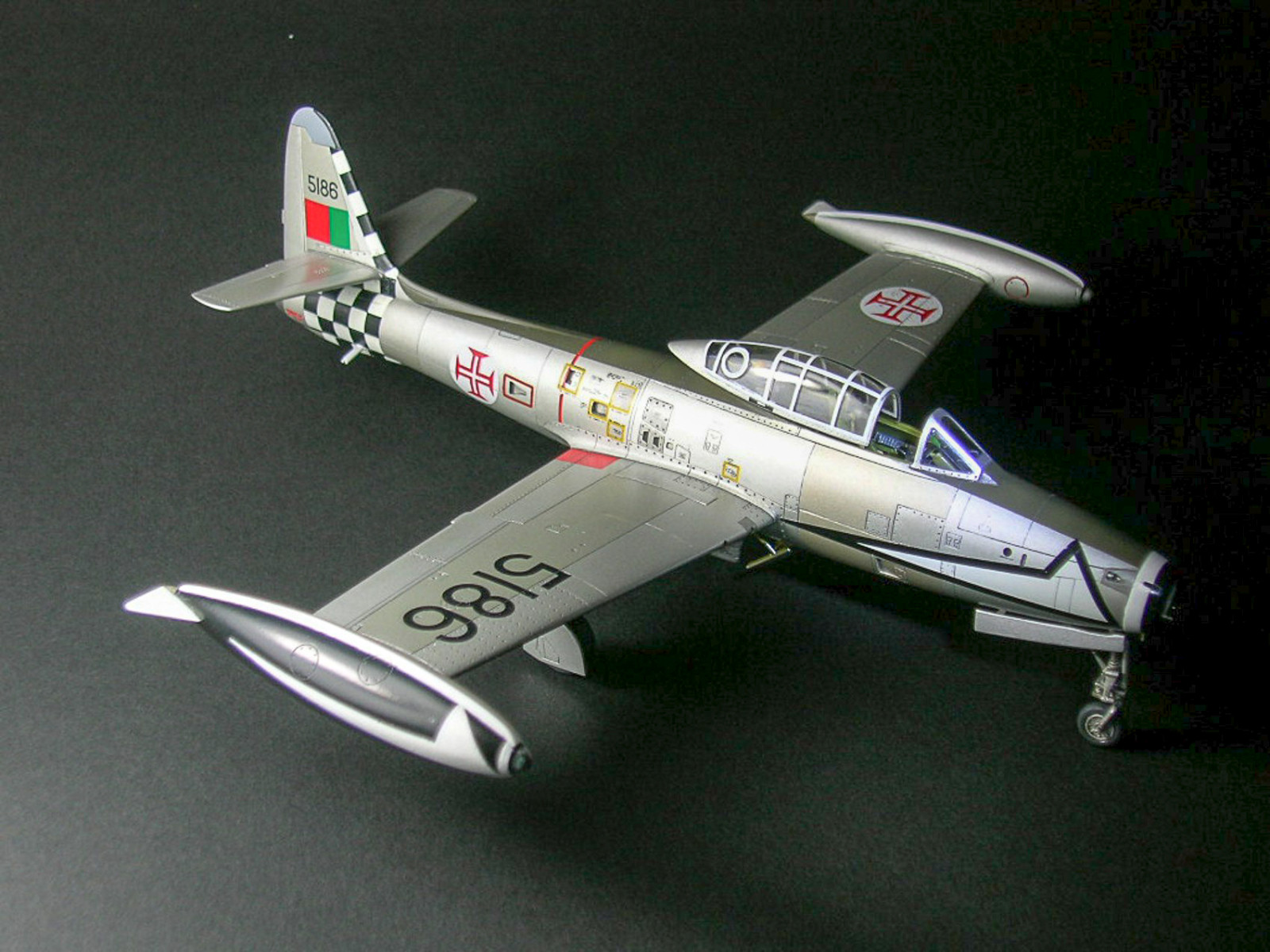 MRC/Academy Contest 2013 - 1/72 F-84E/G Thunderjet Image A024_03