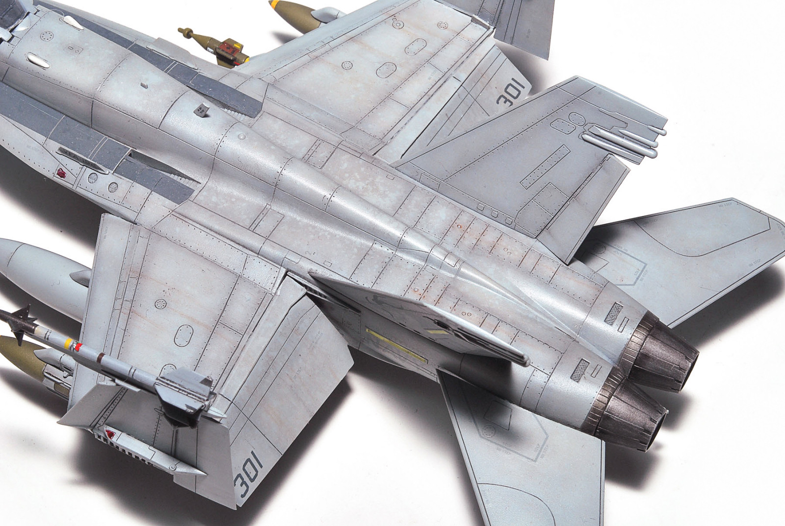 MRC/Academy Contest 2013 - 1/72 F/A-18C Hornet Image A026_02