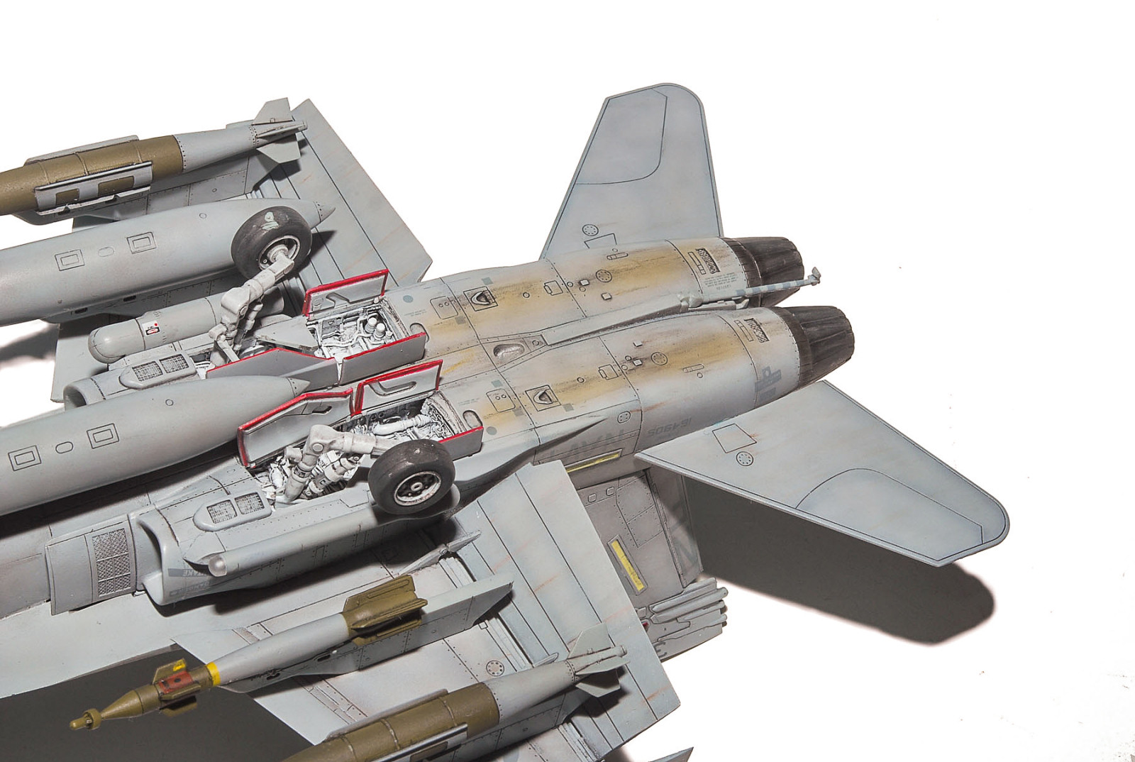 MRC/Academy Contest 2013 - 1/72 F/A-18C Hornet Image A026_03