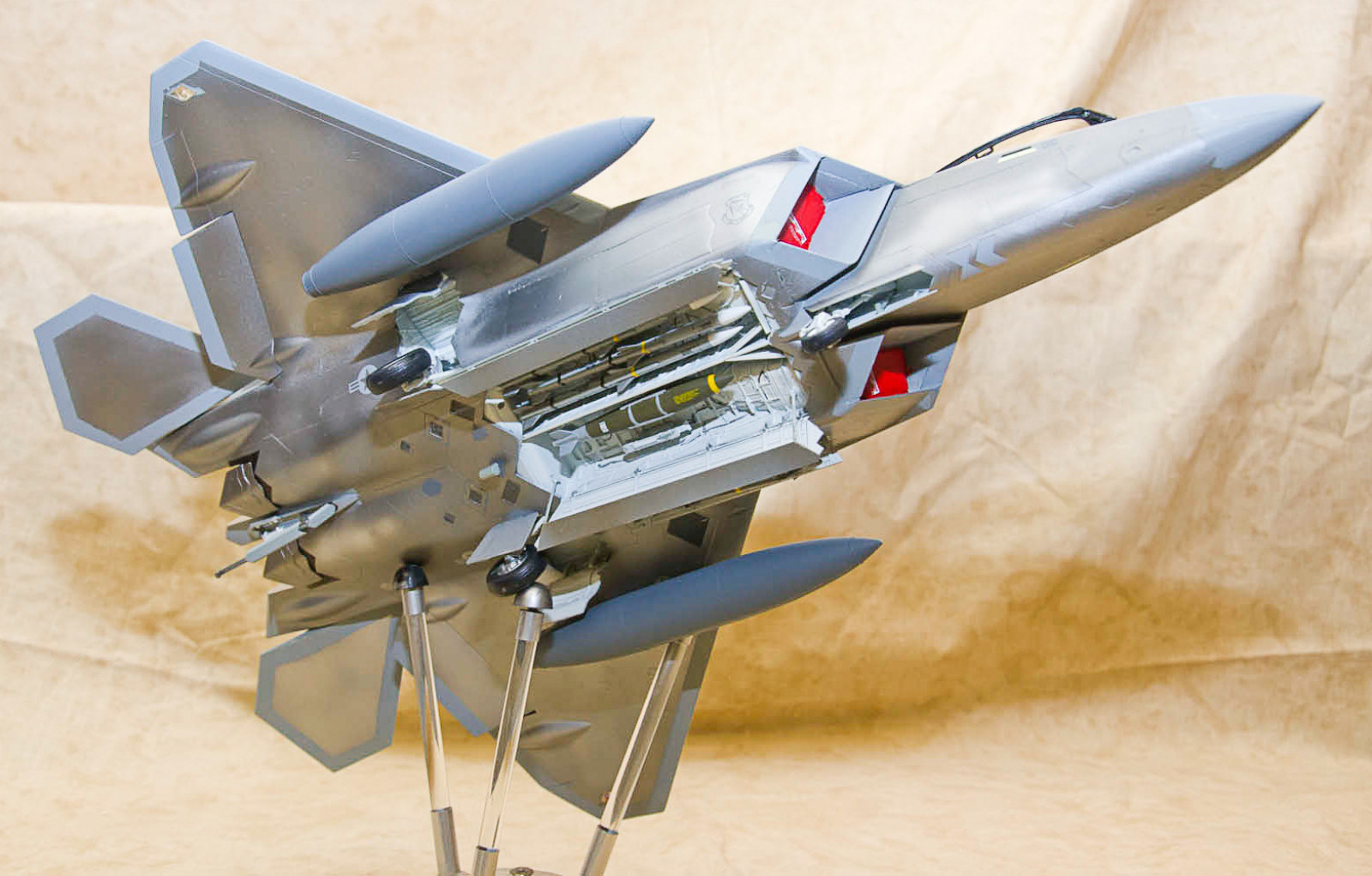 MRC/Academy Contest 2013 - 1/48 F-22A Raptor Image A027_02