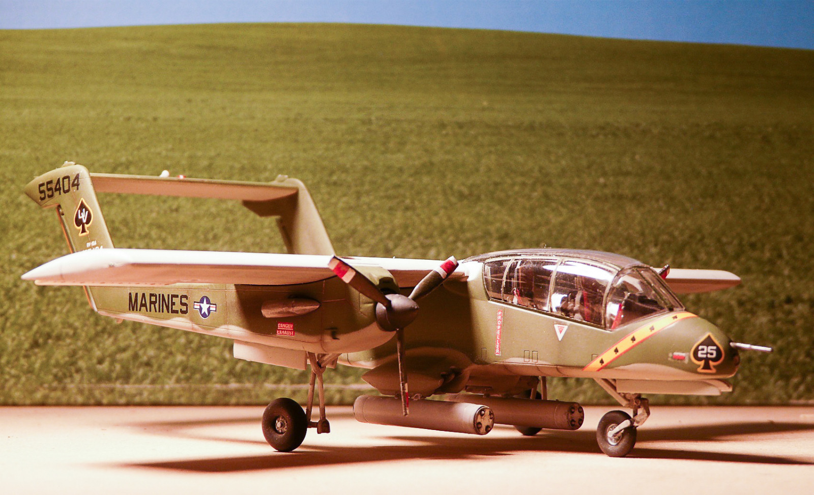 MRC/Academy Contest 2013 - 1/72 OV-10A Bronco Image A038_01