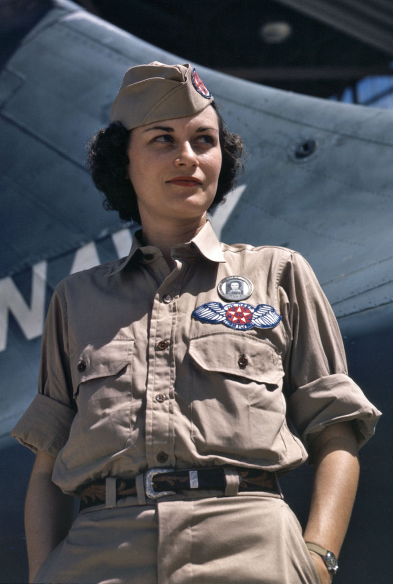 World War II Era US Armed Forces Uniform Image 16