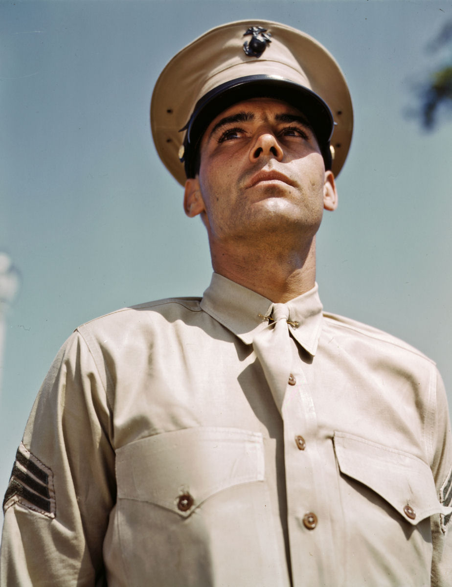 World War II Era US Armed Forces Uniform Image 19